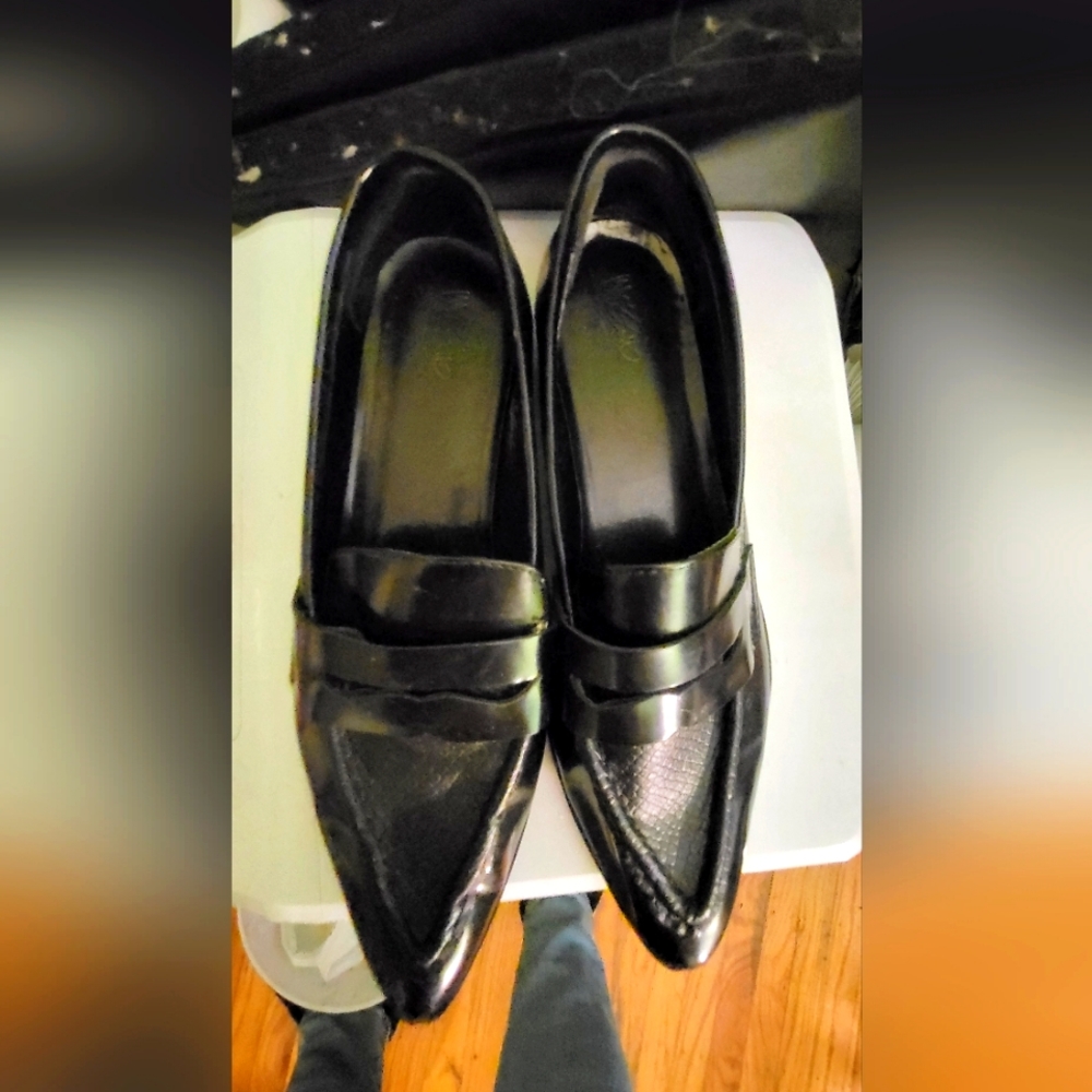 Womens black loafers size 10